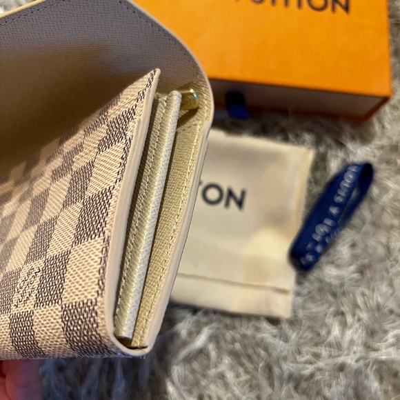 LOUIS VUITTON DAMIER AZUR SARAH WALLET - Picture 14 of 14